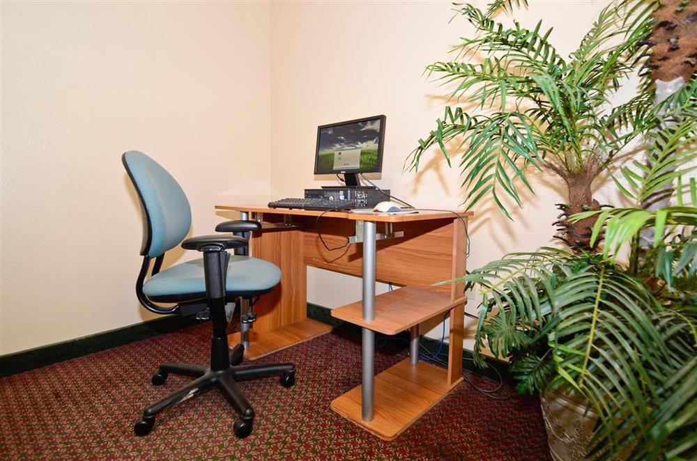 Americas Best Value Inn Louisville Facilities photo