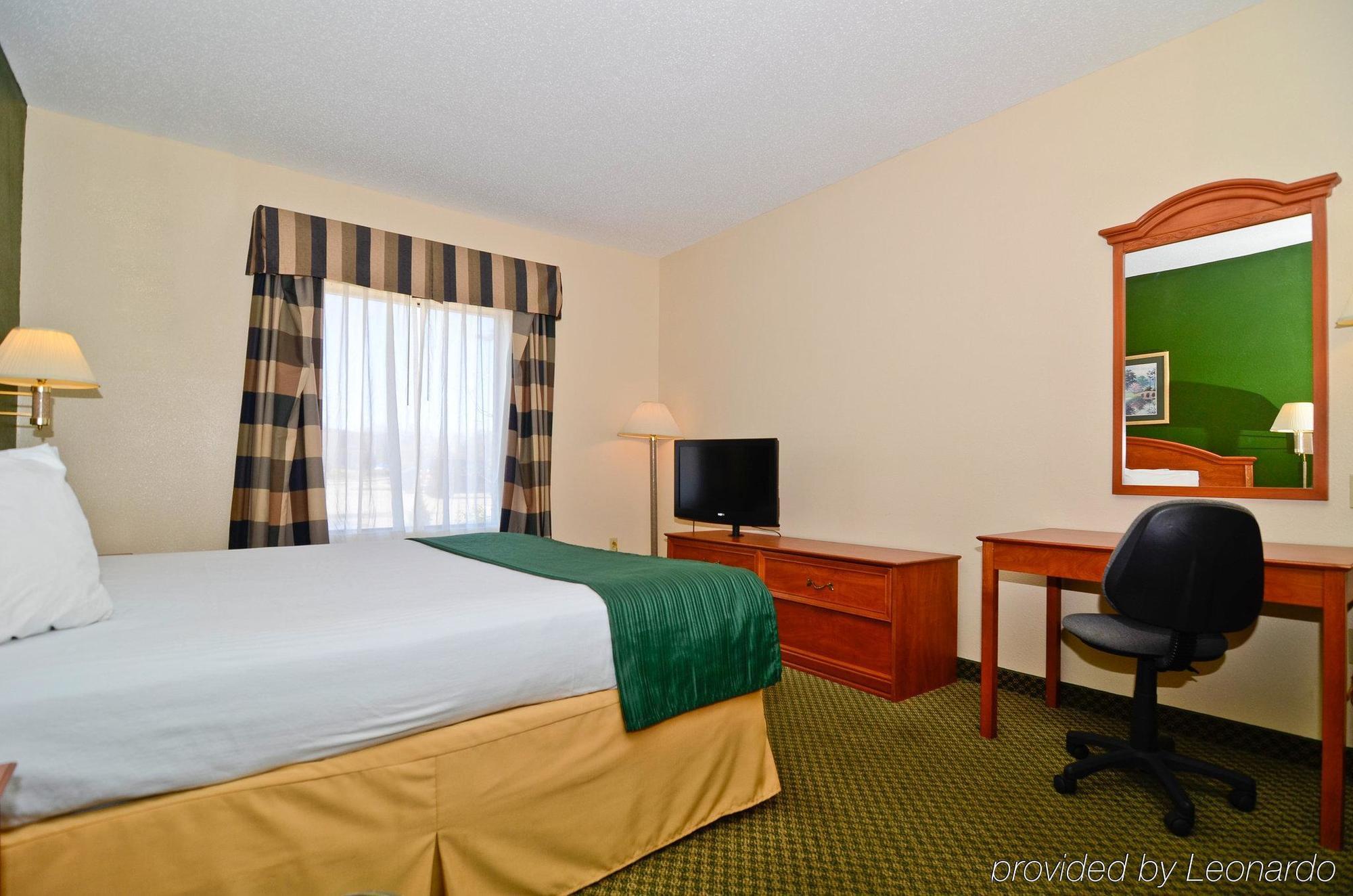 Americas Best Value Inn Louisville Exterior photo