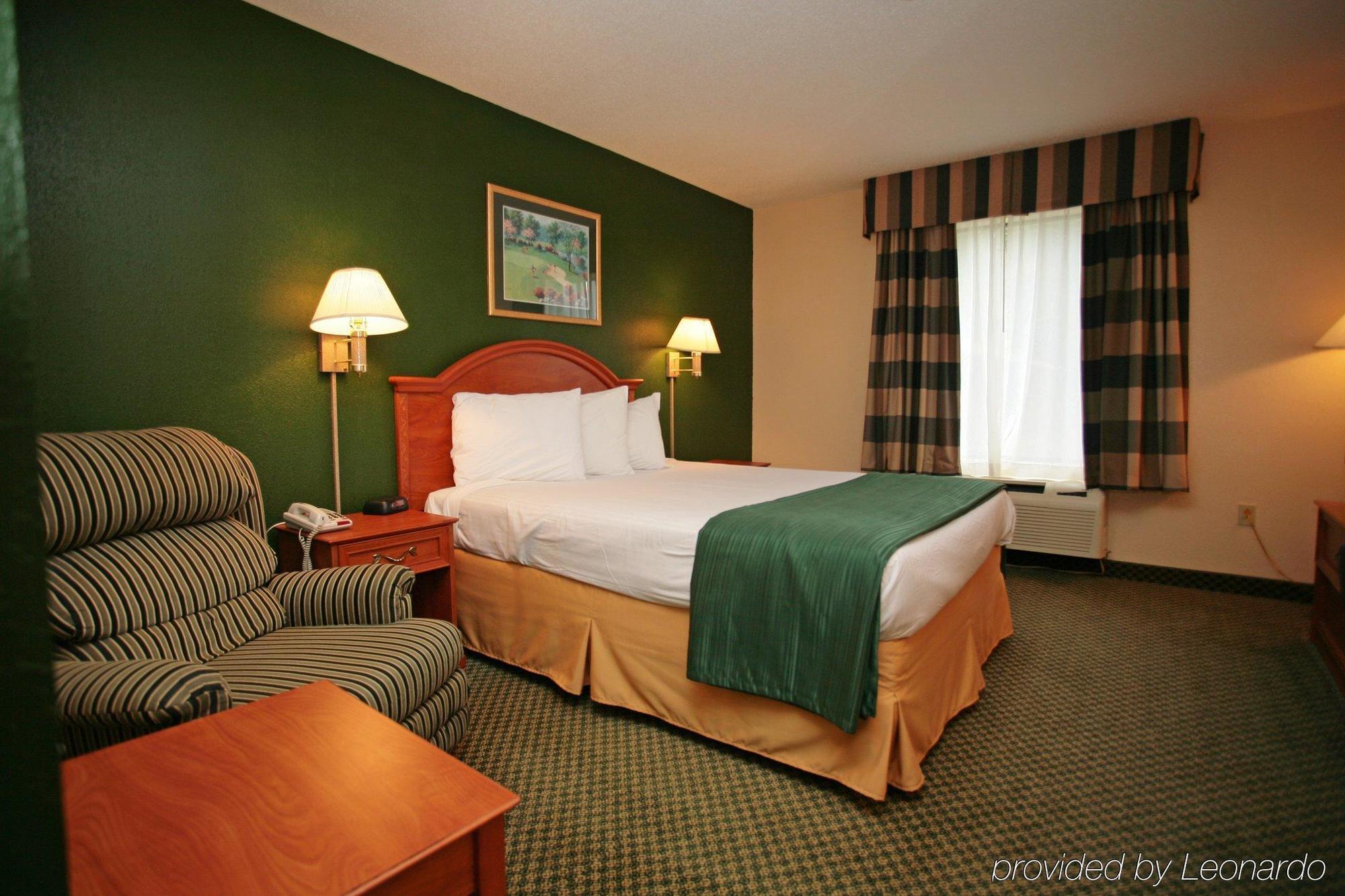 Americas Best Value Inn Louisville Room photo