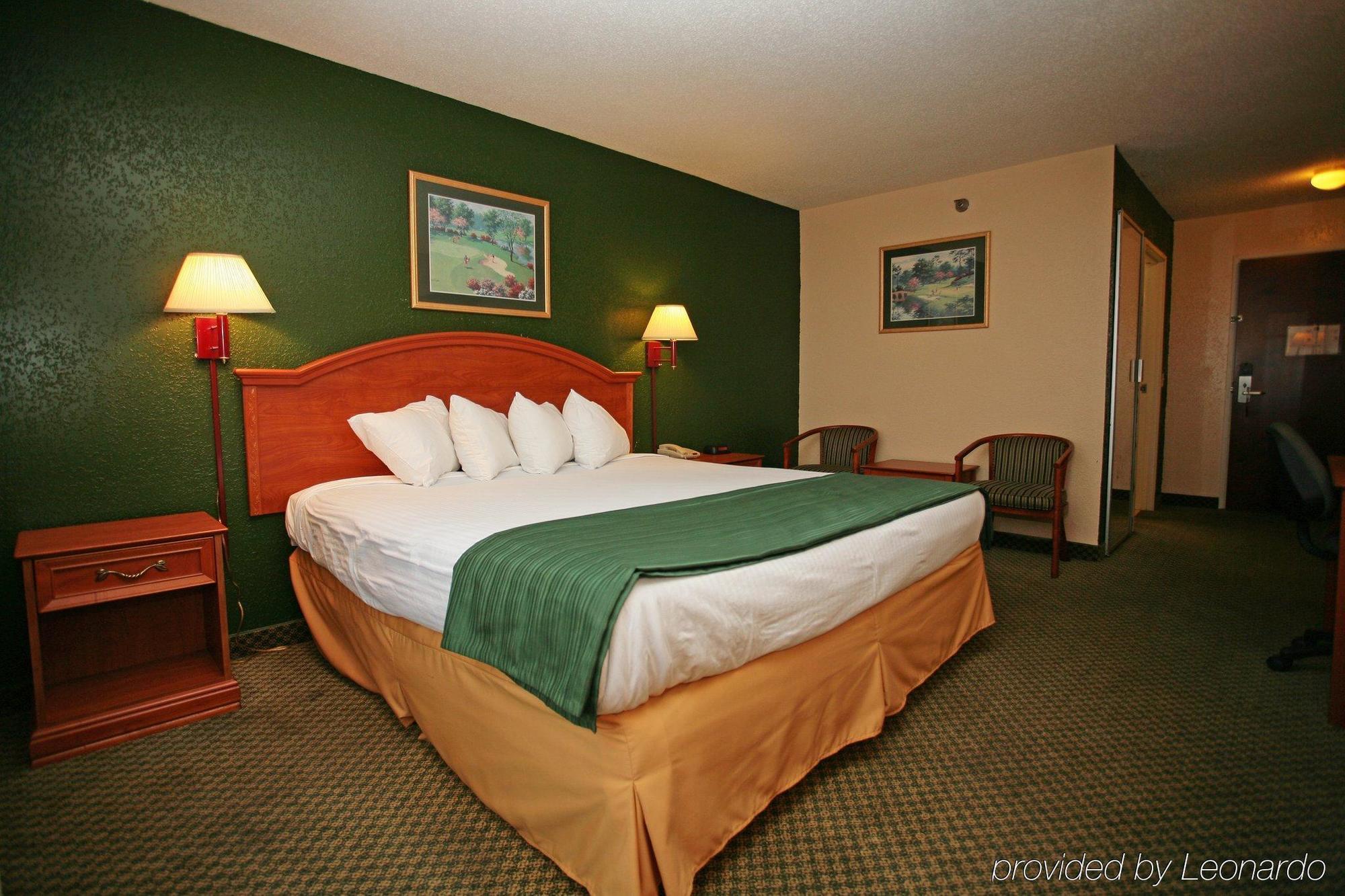 Americas Best Value Inn Louisville Exterior photo