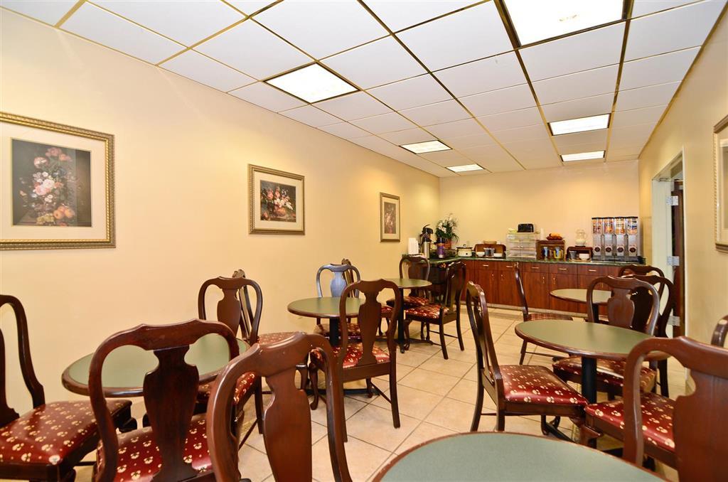 Americas Best Value Inn Louisville Restaurant photo