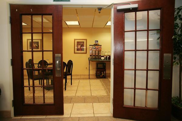 Americas Best Value Inn Louisville Exterior photo