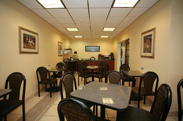 Americas Best Value Inn Louisville Exterior photo