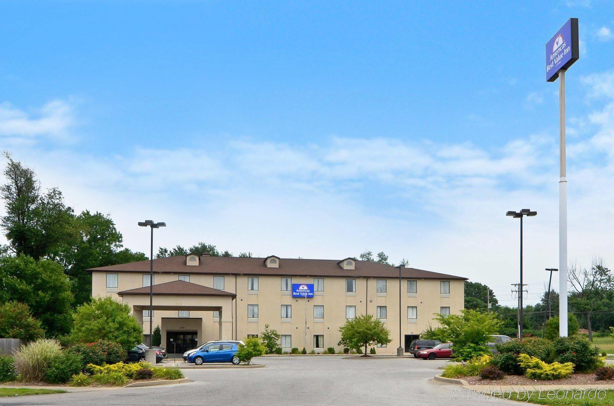 Americas Best Value Inn Louisville Exterior photo
