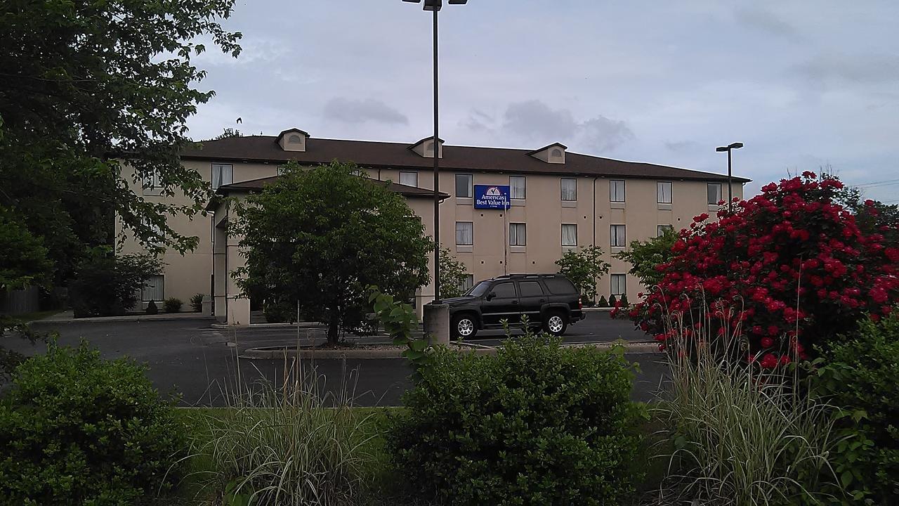 Americas Best Value Inn Louisville Exterior photo
