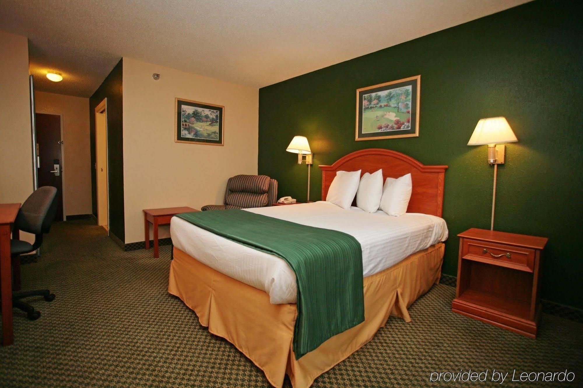 Americas Best Value Inn Louisville Room photo