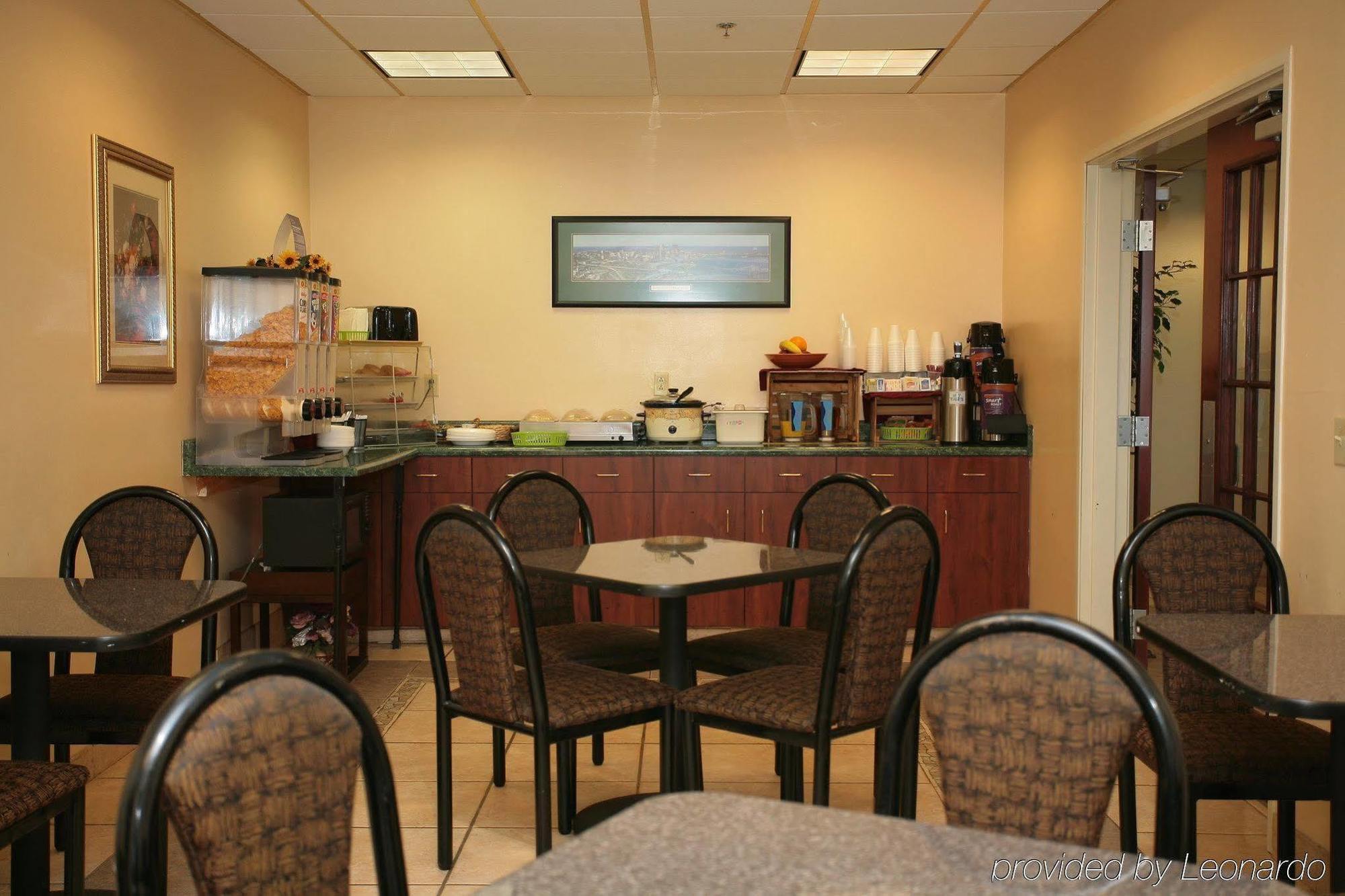 Americas Best Value Inn Louisville Exterior photo